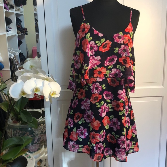 💥4 for $25 Forever 21 Floral Dress - Picture 2 of 6